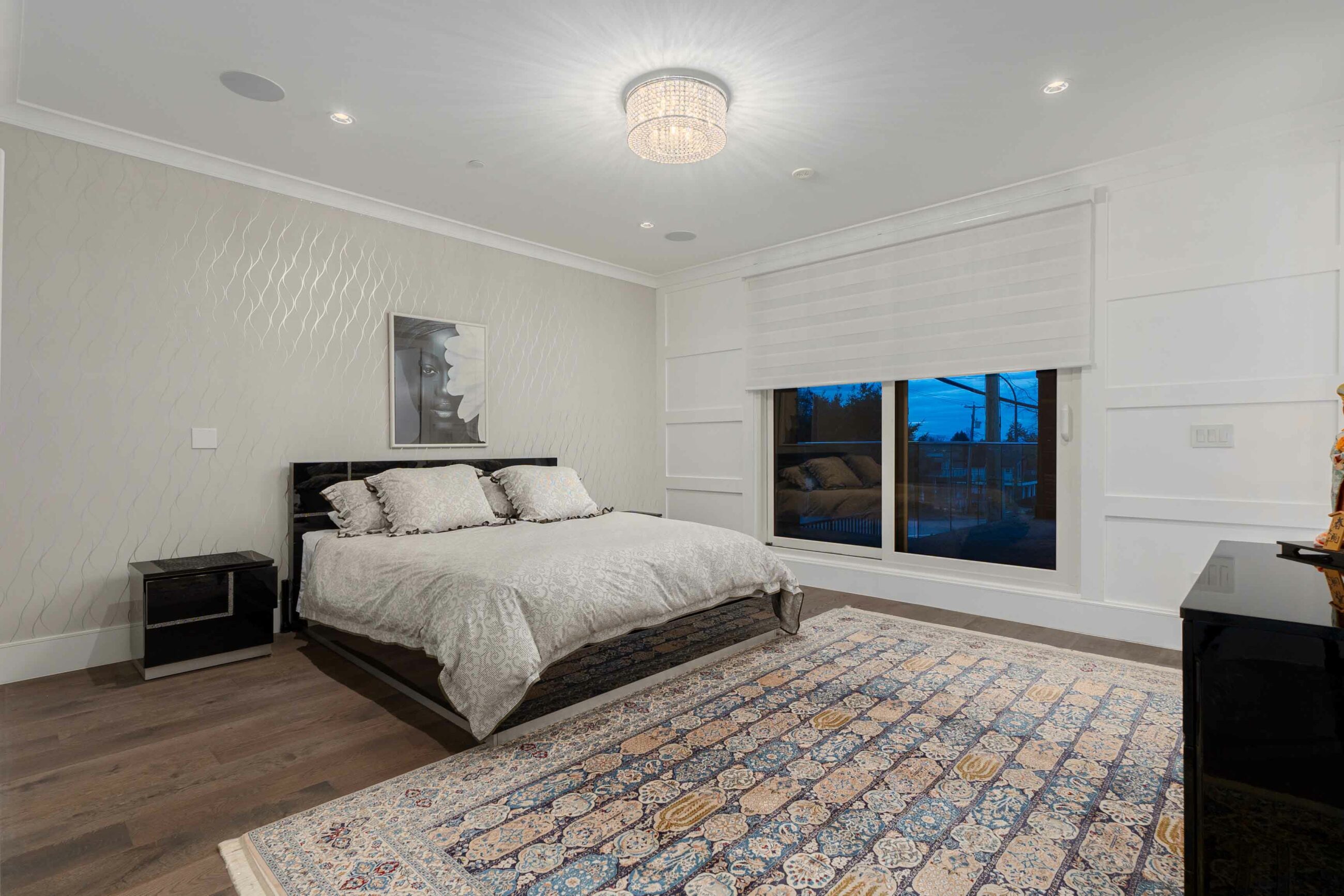 CONTEMPORARY WHITE ROCK FAMILY HOME - 15999 Columbia Avenue, White Rock