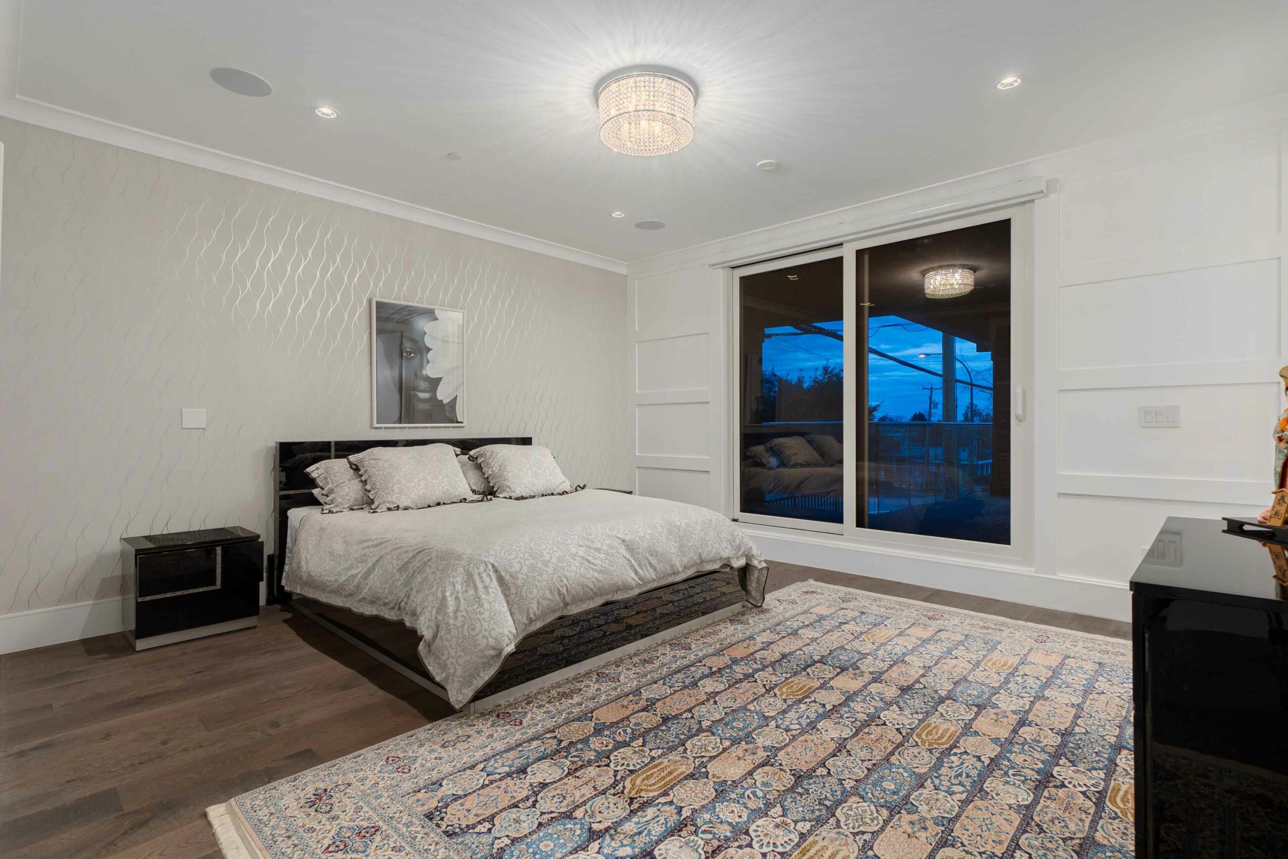 CONTEMPORARY WHITE ROCK FAMILY HOME – 15999 Columbia Avenue, White Rock