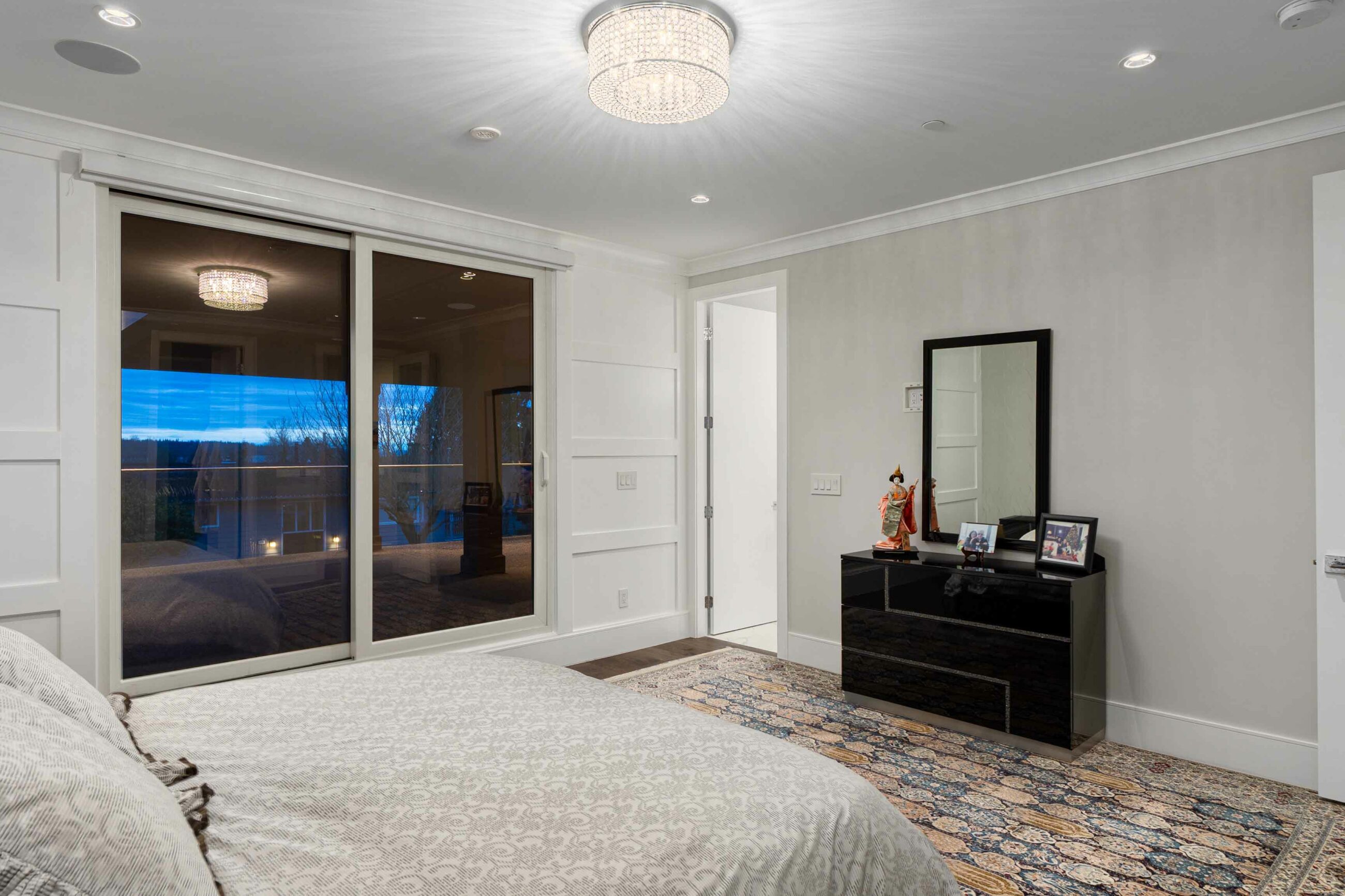 CONTEMPORARY WHITE ROCK FAMILY HOME - 15999 Columbia Avenue, White Rock