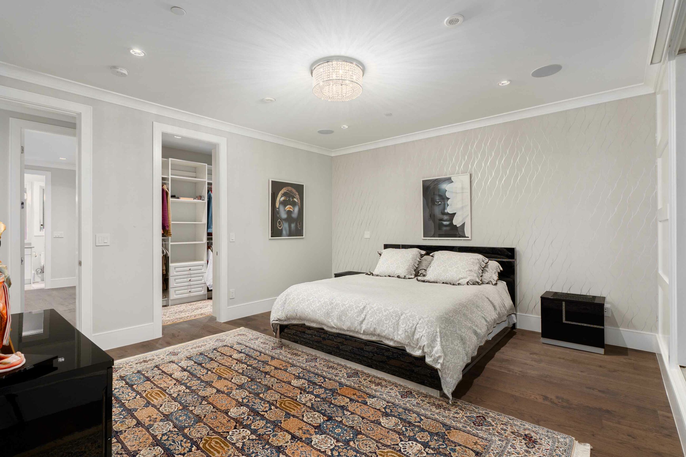 CONTEMPORARY WHITE ROCK FAMILY HOME - 15999 Columbia Avenue, White Rock