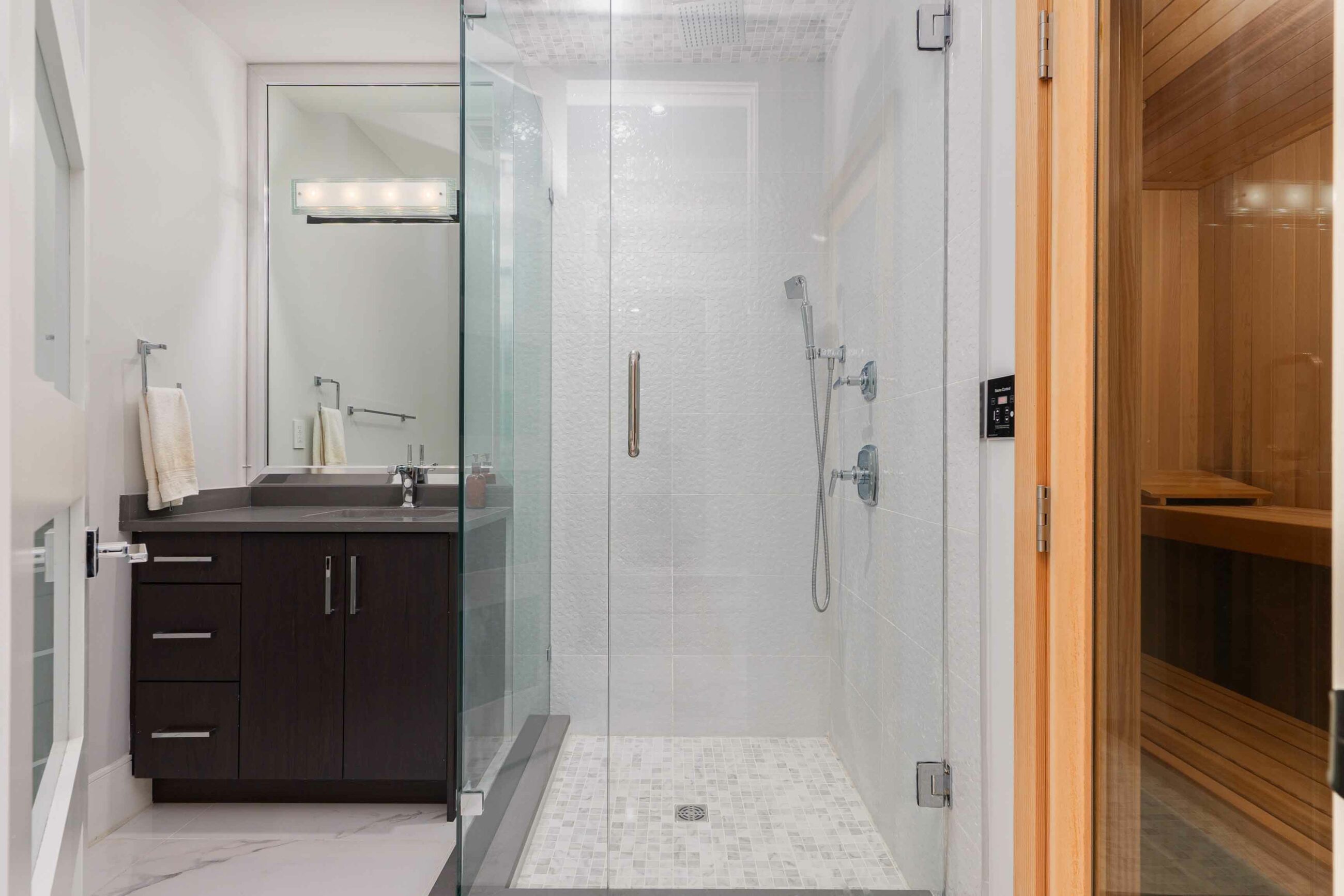 CONTEMPORARY WHITE ROCK FAMILY HOME - 15999 Columbia Avenue, White Rock