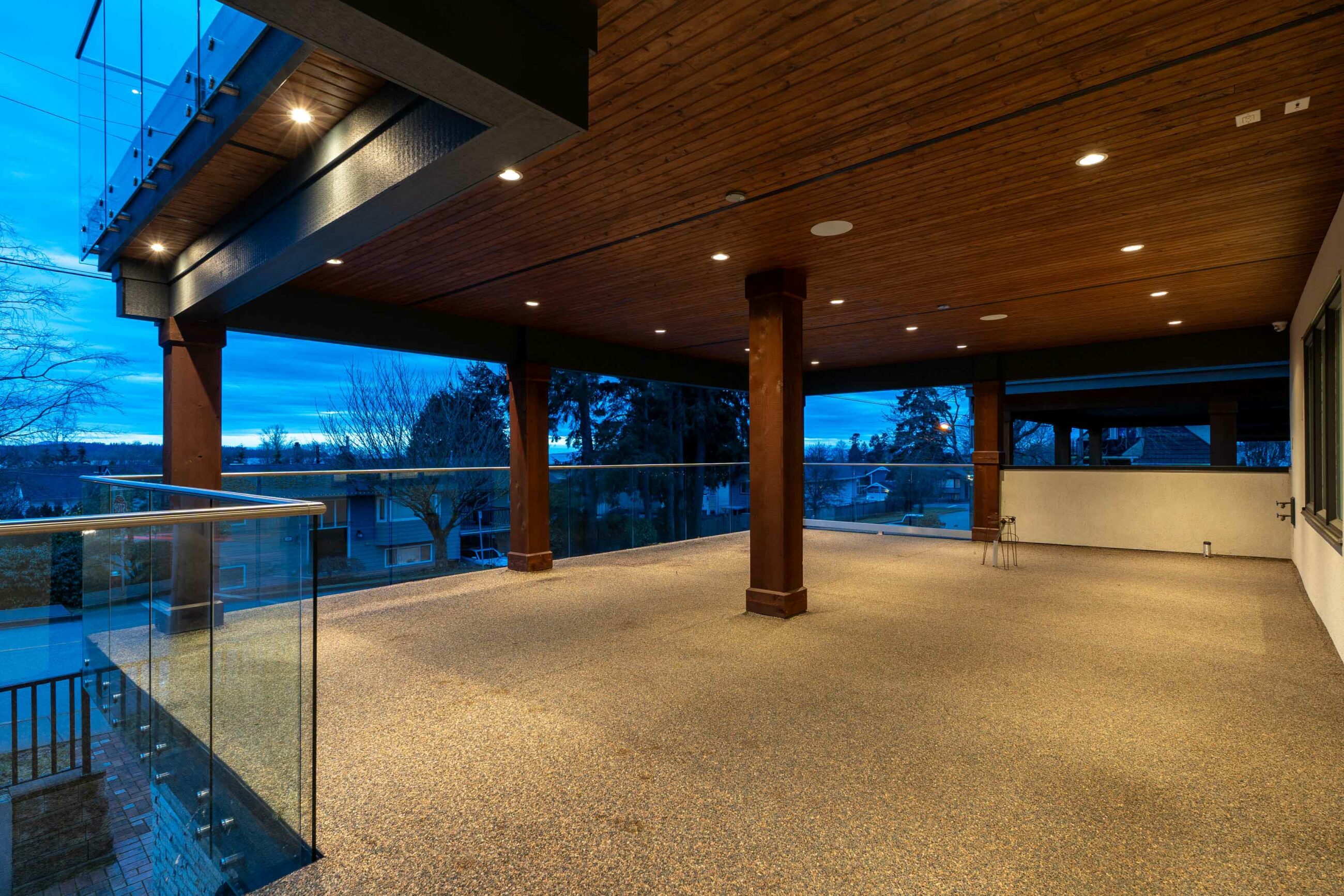 CONTEMPORARY WHITE ROCK FAMILY HOME - 15999 Columbia Avenue, White Rock