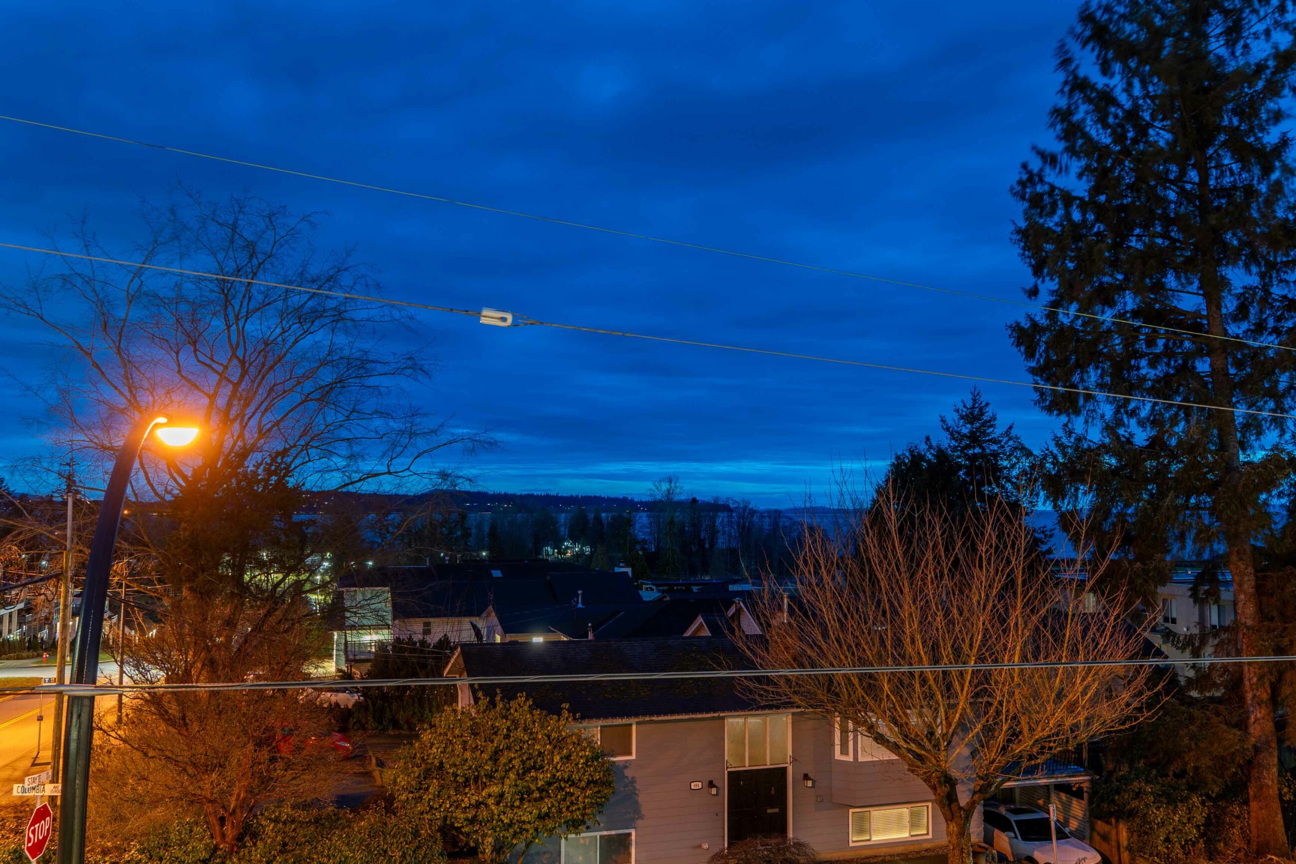 CONTEMPORARY WHITE ROCK FAMILY HOME - 15999 Columbia Avenue, White Rock