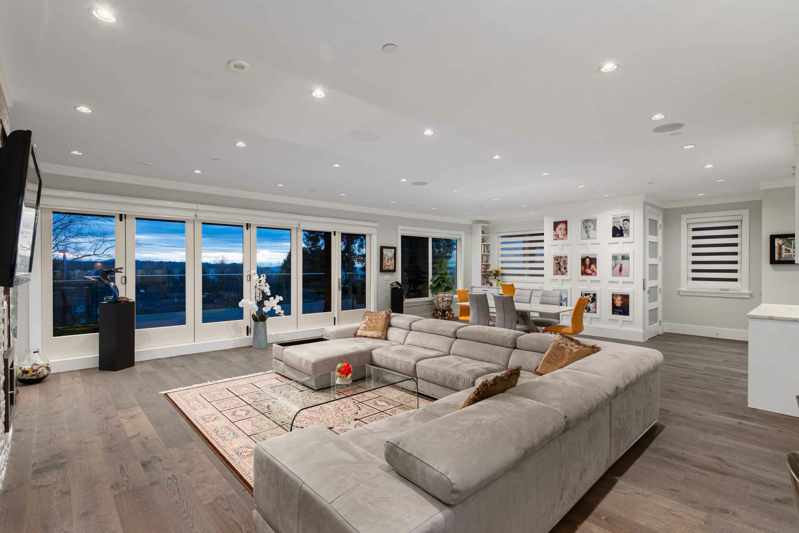 CONTEMPORARY WHITE ROCK FAMILY HOME - 15999 Columbia Avenue, White Rock