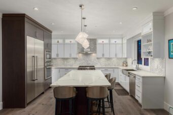 CONTEMPORARY WHITE ROCK FAMILY HOME - 15999 Columbia Avenue, White Rock