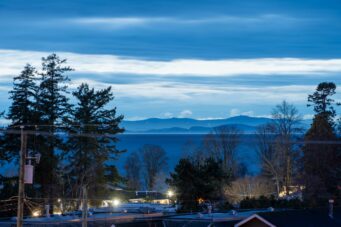 CONTEMPORARY WHITE ROCK FAMILY HOME - 15999 Columbia Avenue, White Rock