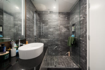 STUNNING HIGH LEVEL UNIT WITH BREATHTAKING VIEWS - 3507 1151 W Georgia Street, Vancouver