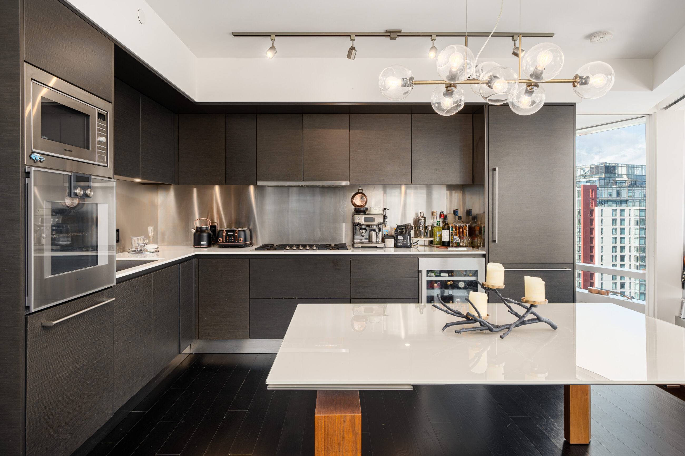 STUNNING HIGH LEVEL UNIT WITH BREATHTAKING VIEWS - 3507 1151 W Georgia Street, Vancouver