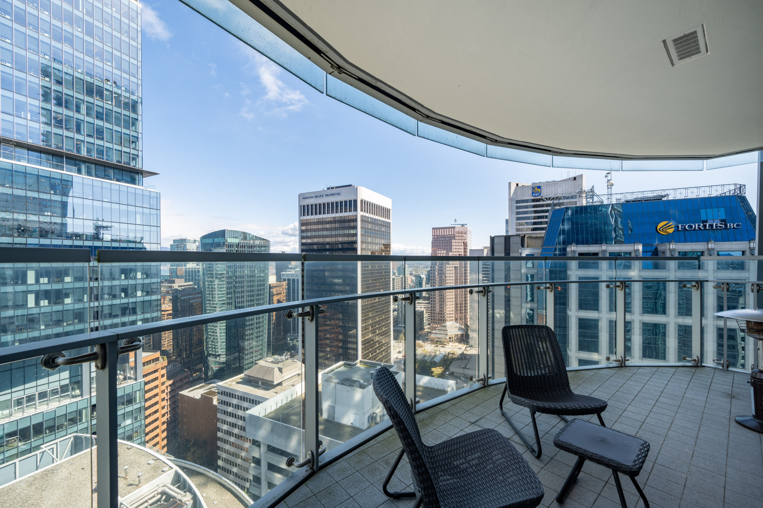 STUNNING HIGH LEVEL UNIT WITH BREATHTAKING VIEWS - 3507 1151 W Georgia Street, Vancouver