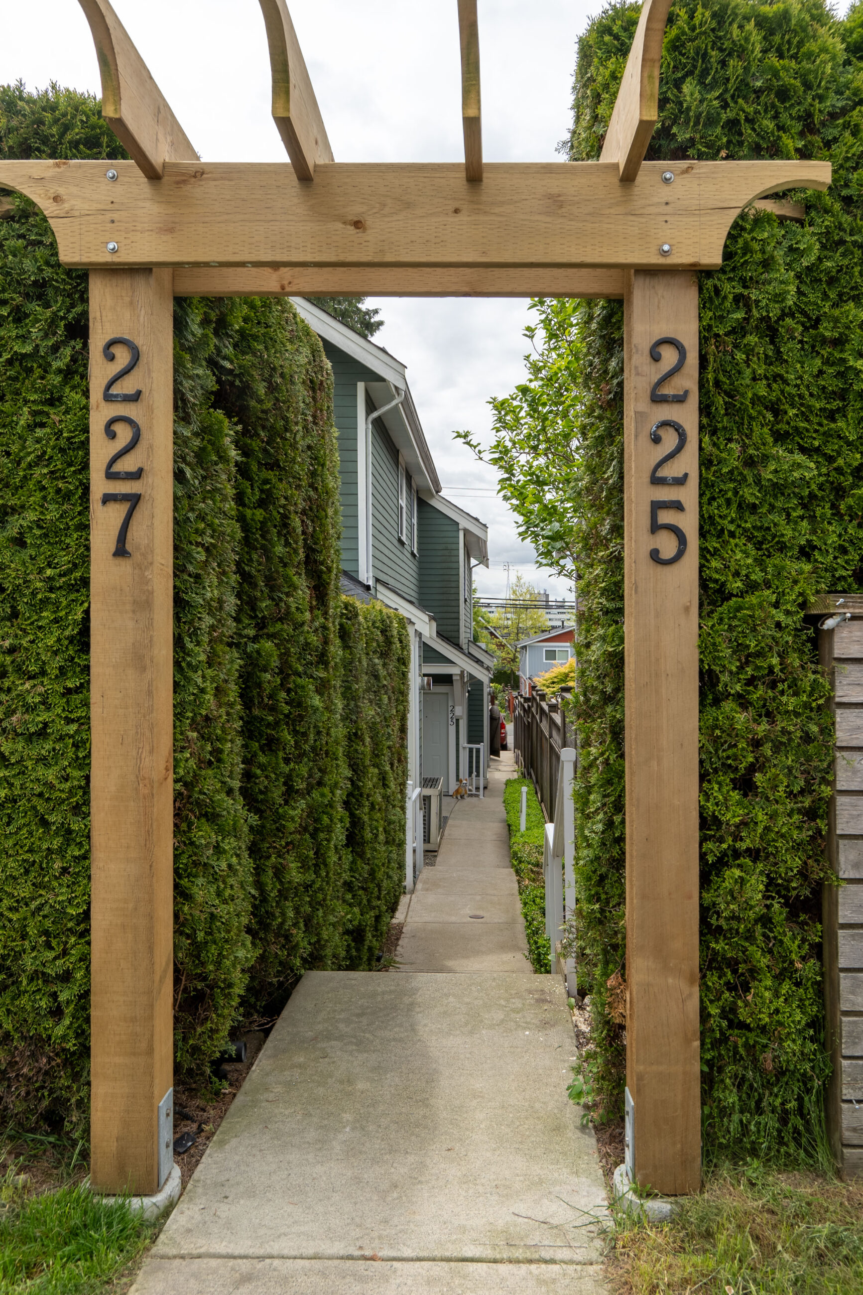 GORGEOUS HALF DUPLEX IN CENTRAL LONSDALE - 225 E 18th Street, North Vancouver