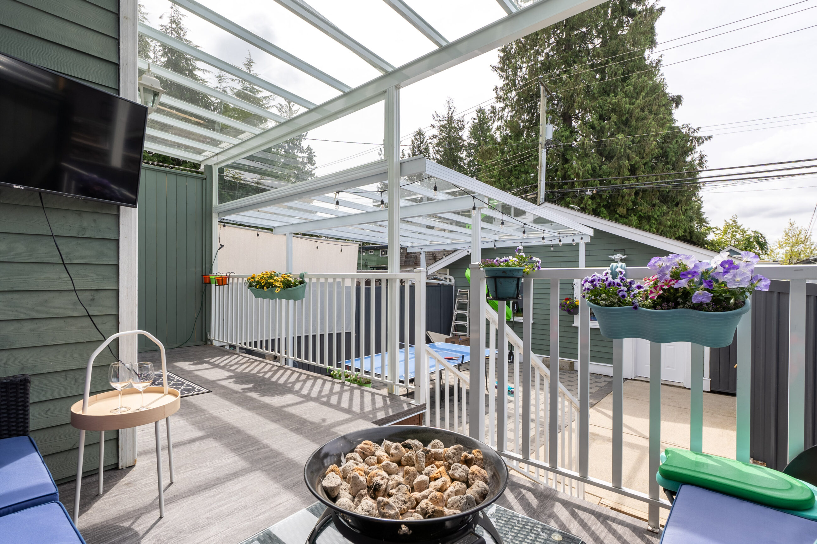 GORGEOUS HALF DUPLEX IN CENTRAL LONSDALE - 225 E 18th Street, North Vancouver