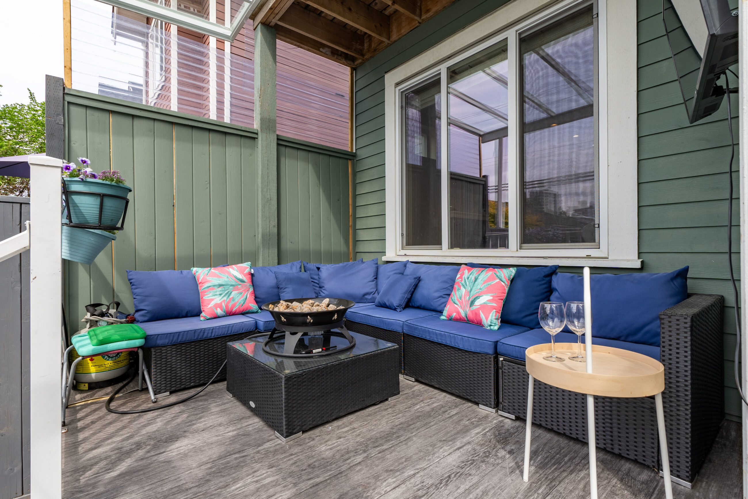 GORGEOUS HALF DUPLEX IN CENTRAL LONSDALE - 225 E 18th Street, North Vancouver