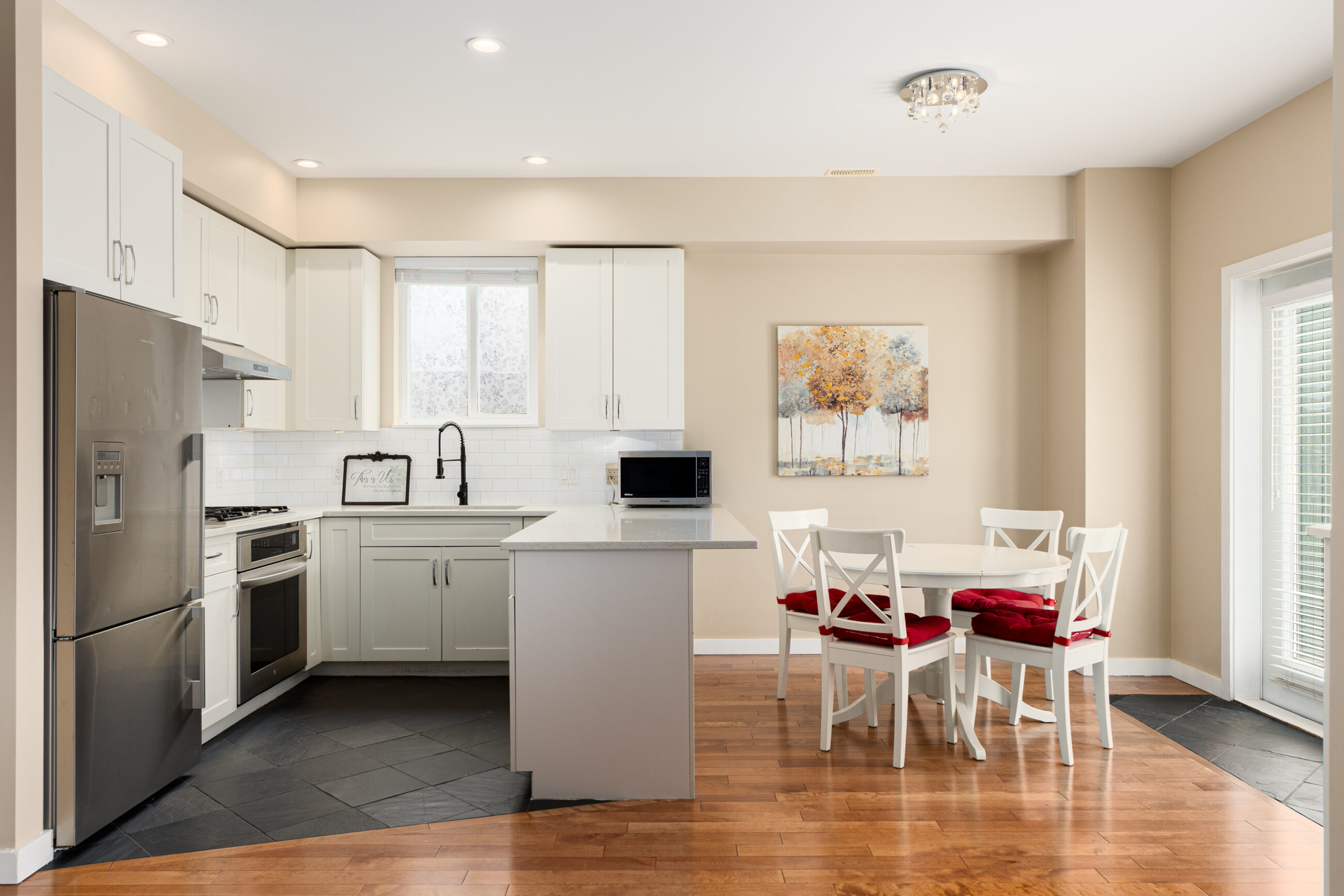 GORGEOUS HALF DUPLEX IN CENTRAL LONSDALE - 225 E 18th Street, North Vancouver