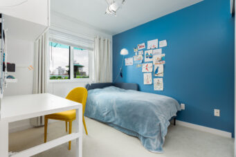 GORGEOUS HALF DUPLEX IN CENTRAL LONSDALE - 225 E 18th Street, North Vancouver