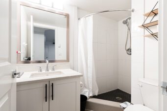 GORGEOUS HALF DUPLEX IN CENTRAL LONSDALE - 225 E 18th Street, North Vancouver