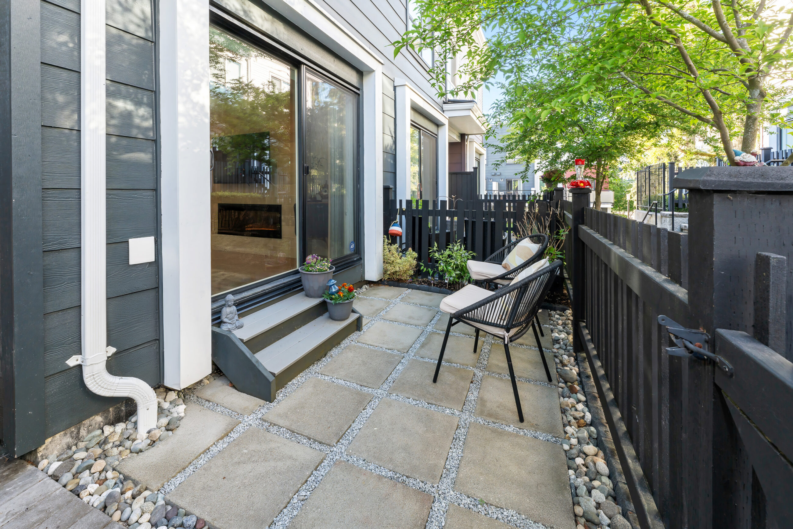 BREATHTAKING COASTAL MOUNTAIN VIEWS FROM THE SPACIOUS ROOFTOP DECK - 8 16315 23A AVENUE