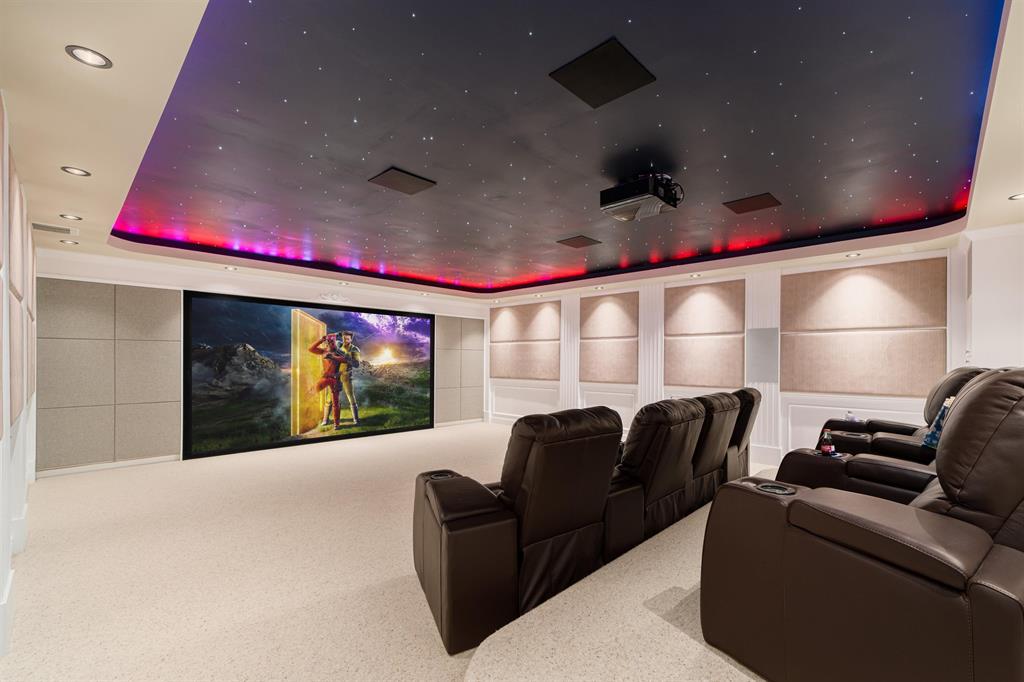 PRESTIGIOUS BRITISH PROPERTIES OFFERING 180-DEGREE CITY AND OCEAN VIEWS -  970 King Georges Way, West Vancouver