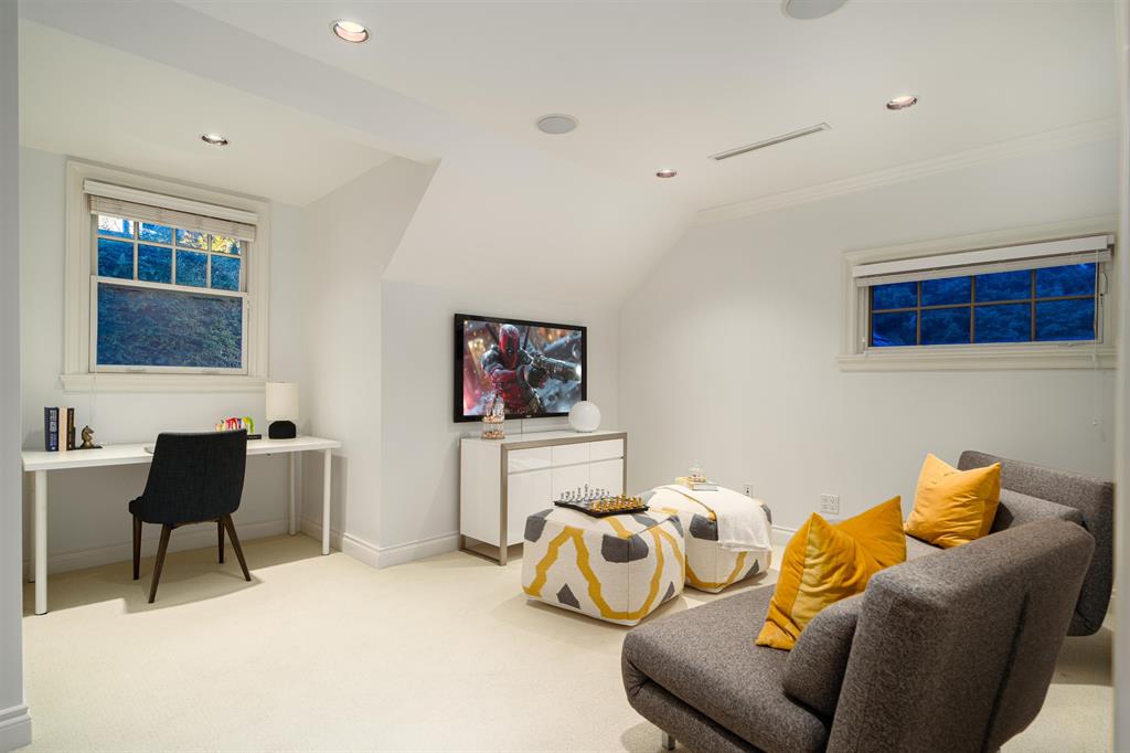 PRESTIGIOUS BRITISH PROPERTIES OFFERING 180-DEGREE CITY AND OCEAN VIEWS -  970 King Georges Way, West Vancouver