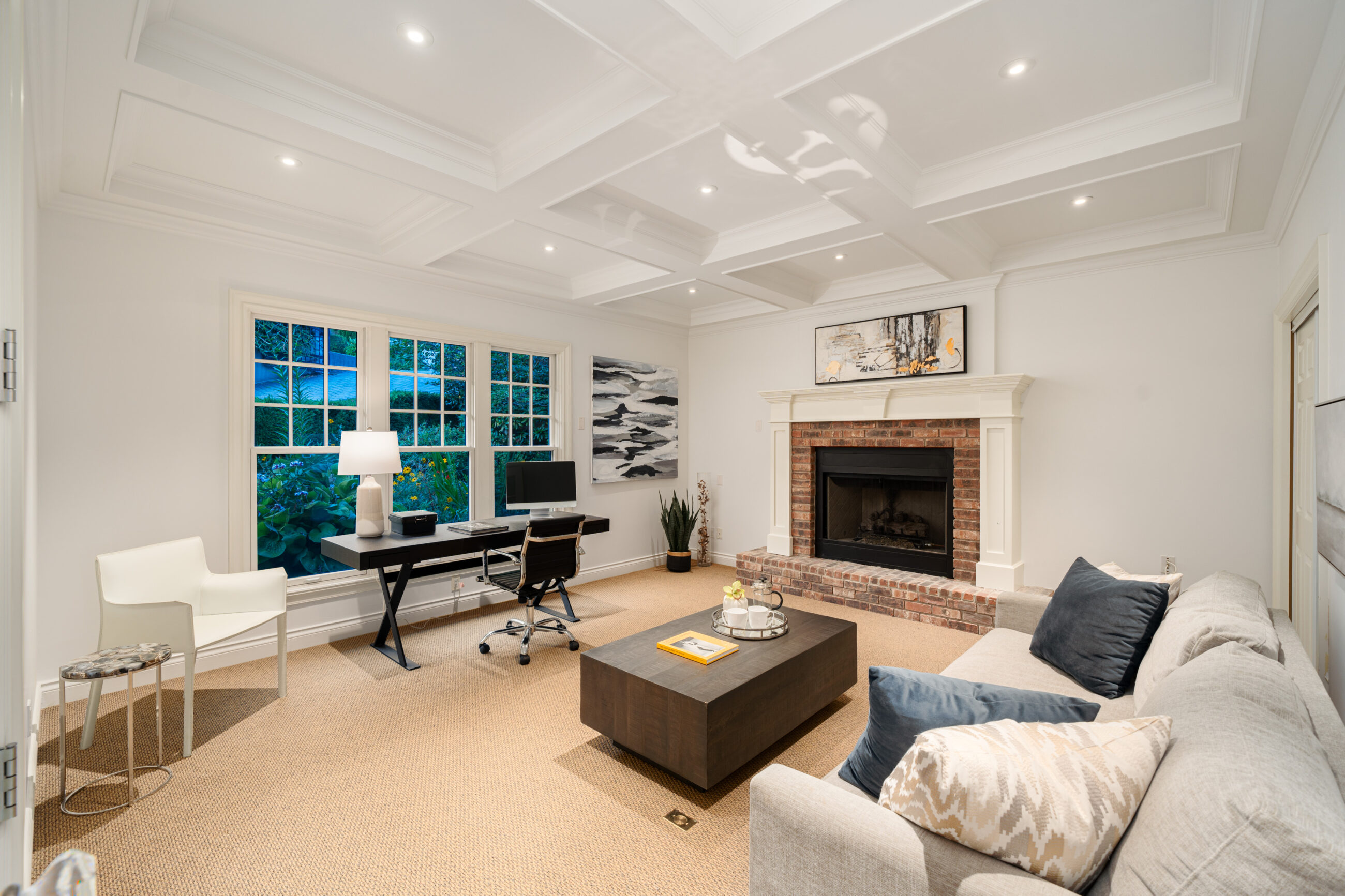 PRESTIGIOUS BRITISH PROPERTIES OFFERING 180-DEGREE CITY AND OCEAN VIEWS -  970 King Georges Way, West Vancouver