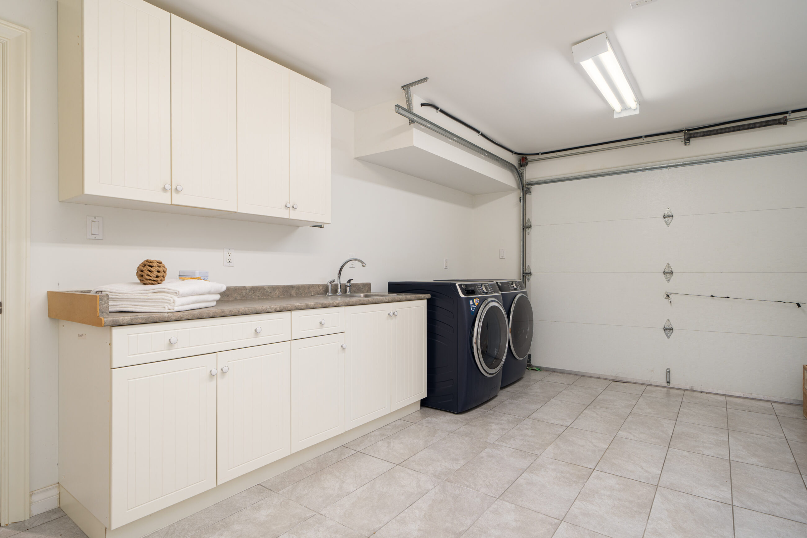 PRESTIGIOUS BRITISH PROPERTIES OFFERING 180-DEGREE CITY AND OCEAN VIEWS -  970 King Georges Way, West Vancouver