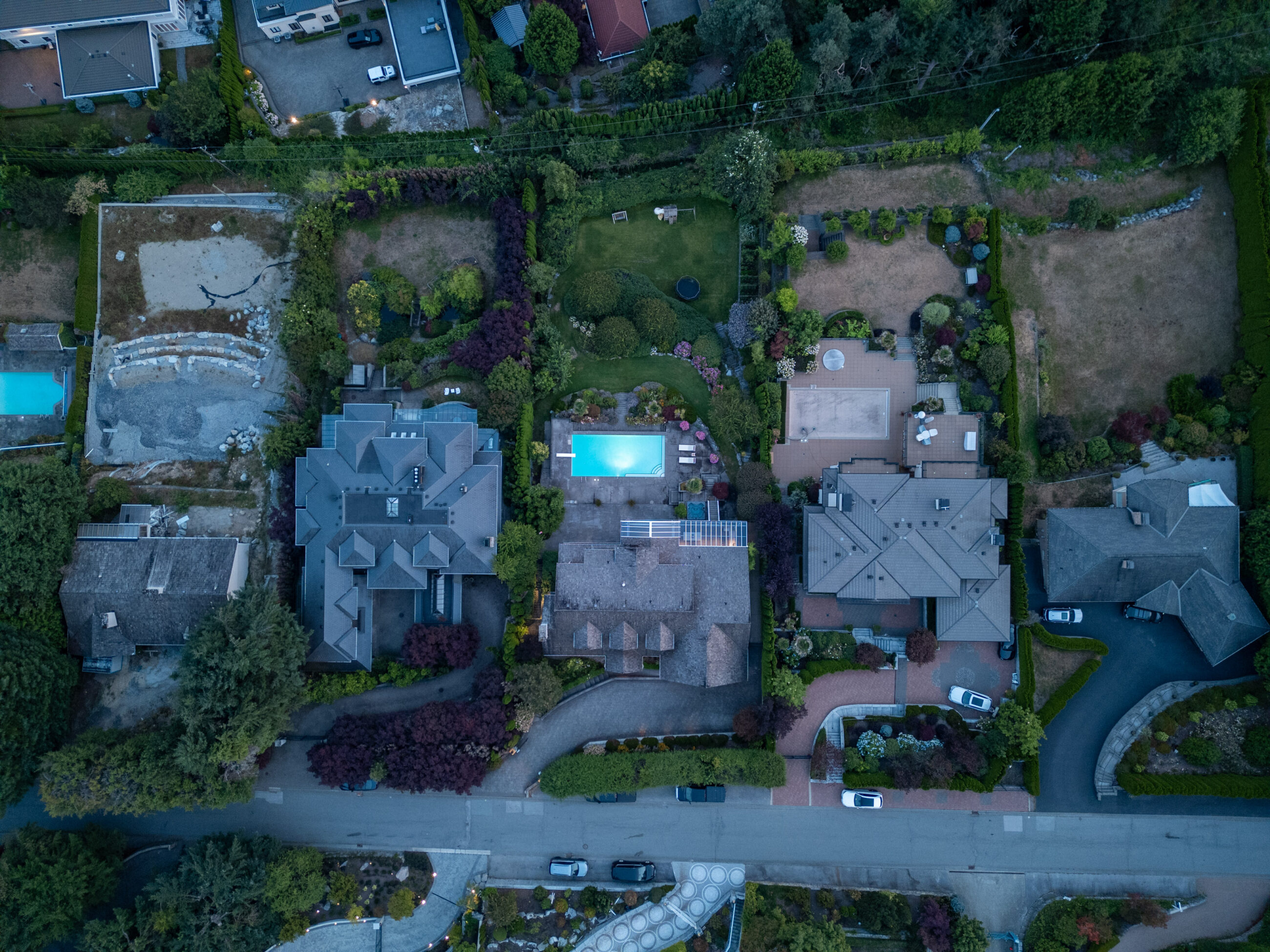 PRESTIGIOUS BRITISH PROPERTIES OFFERING 180-DEGREE CITY AND OCEAN VIEWS -  970 King Georges Way, West Vancouver