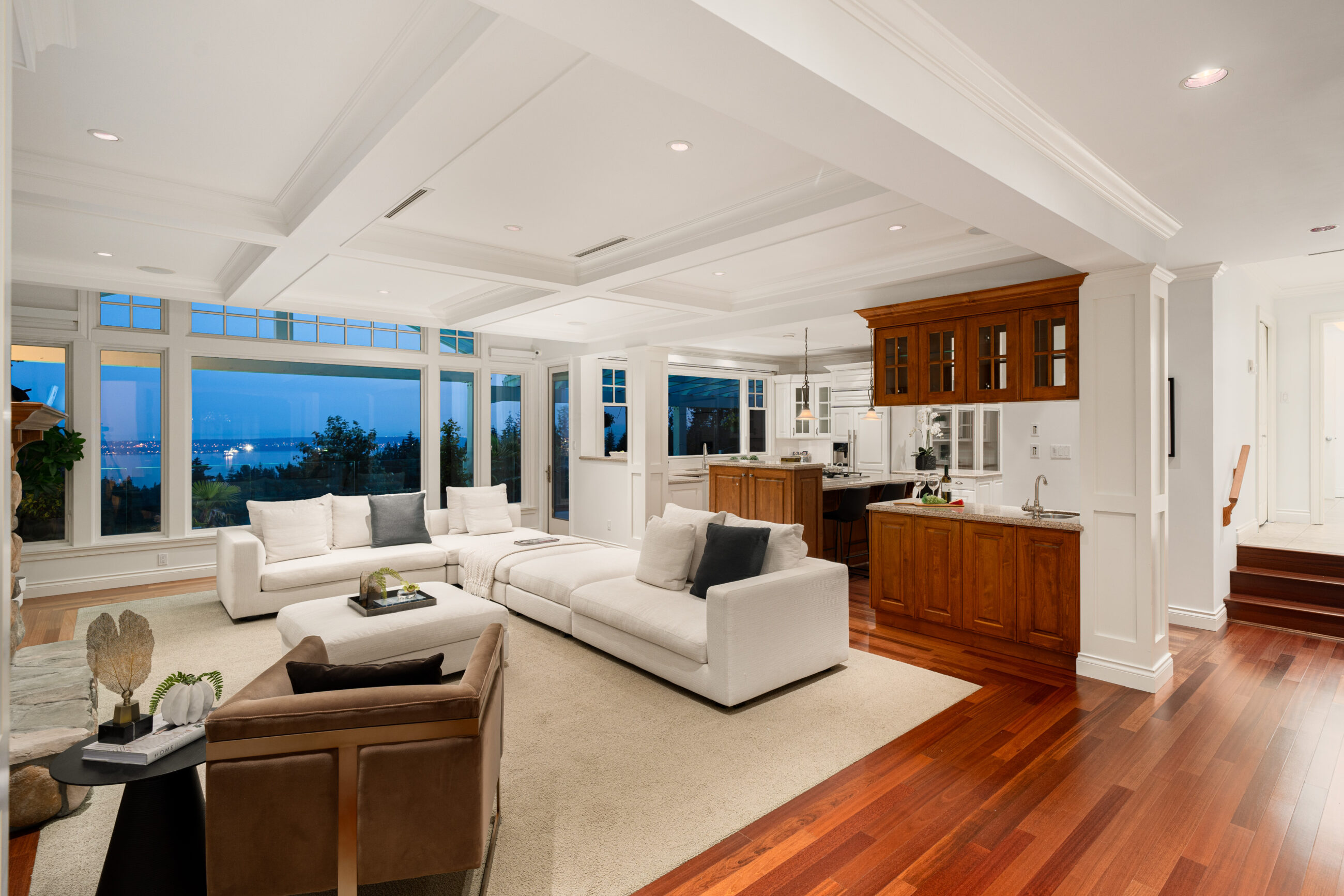 PRESTIGIOUS BRITISH PROPERTIES OFFERING 180-DEGREE CITY AND OCEAN VIEWS -  970 King Georges Way, West Vancouver