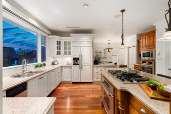 PRESTIGIOUS BRITISH PROPERTIES OFFERING 180-DEGREE CITY AND OCEAN VIEWS -  970 King Georges Way, West Vancouver