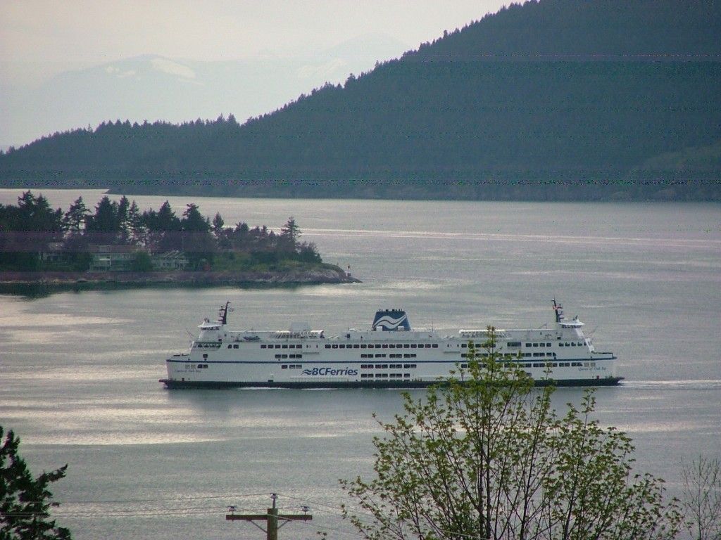 INTRODUCING A HOME AT SEASCAPES, WITH SPECTACULAR 180-DEGREE UNOBSTRUCTED VIEWS OF THE OCEAN AND NEARBY ISLANDS - 8725 Seascape Drive, West Vancouver
