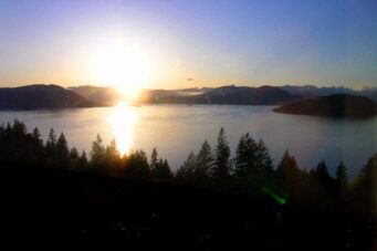 INTRODUCING A HOME AT SEASCAPES, WITH SPECTACULAR 180-DEGREE UNOBSTRUCTED VIEWS OF THE OCEAN AND NEARBY ISLANDS - 8725 Seascape Drive, West Vancouver