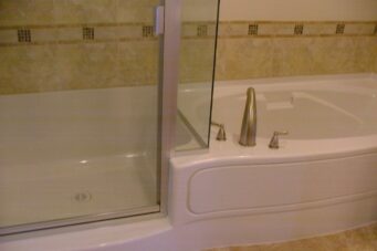 INTRODUCING A HOME AT SEASCAPES, WITH SPECTACULAR 180-DEGREE UNOBSTRUCTED VIEWS OF THE OCEAN AND NEARBY ISLANDS - 8725 Seascape Drive, West Vancouver