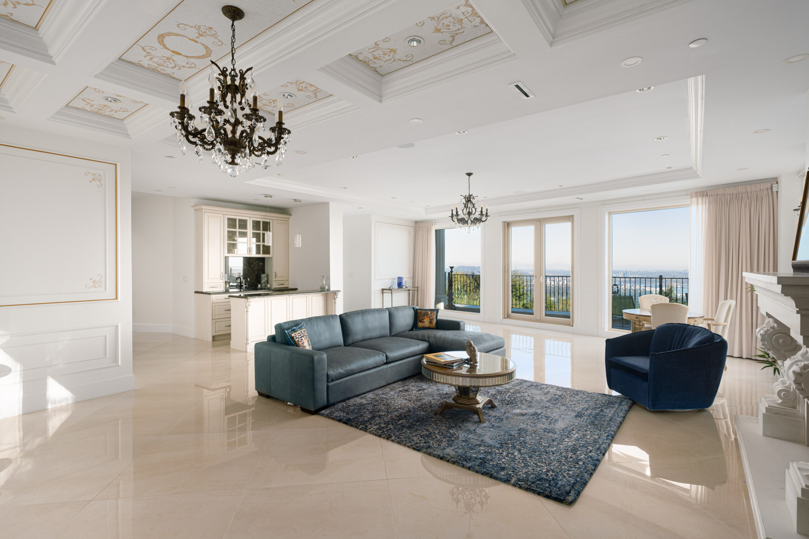 BRITISH PROPERTIES WITH 280-DEGREE PANORAMIC STUNNING VIEWS - 1095 Millsteam Road, West Vancouver