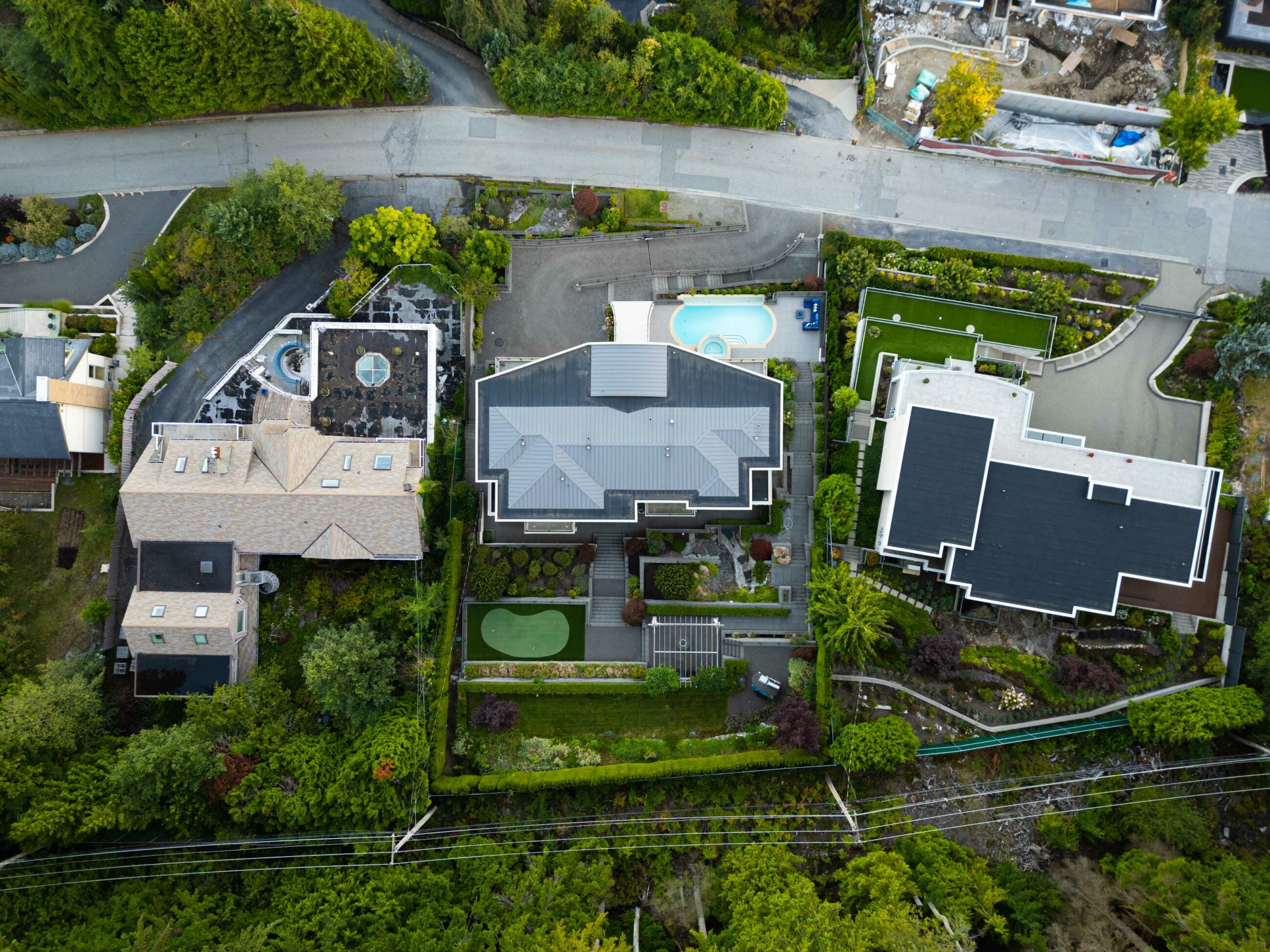 BRITISH PROPERTIES WITH 280-DEGREE PANORAMIC STUNNING VIEWS - 1095 Millsteam Road, West Vancouver