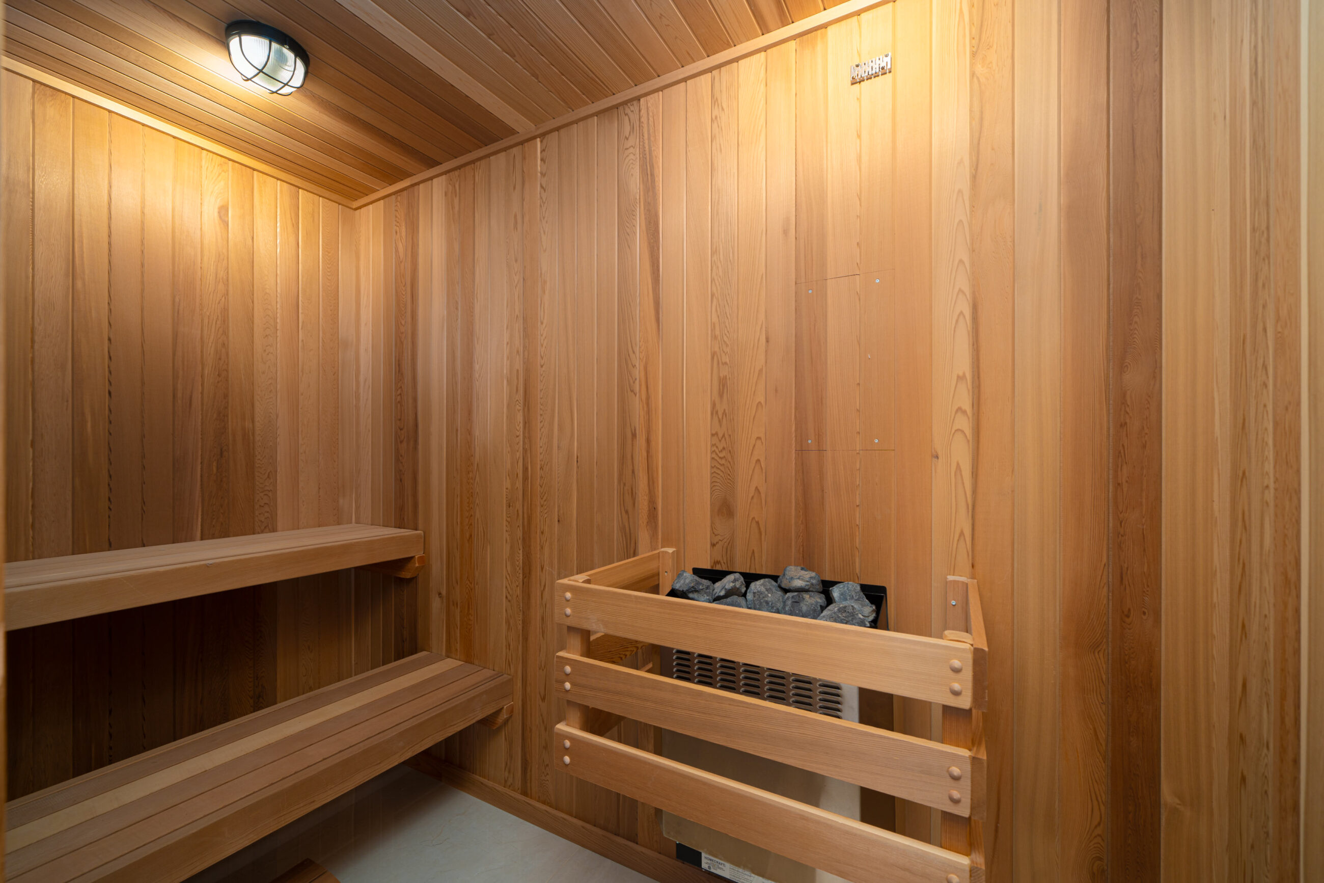 BRITISH PROPERTIES WITH 280-DEGREE PANORAMIC STUNNING VIEWS - 1095 Millsteam Road, West Vancouver