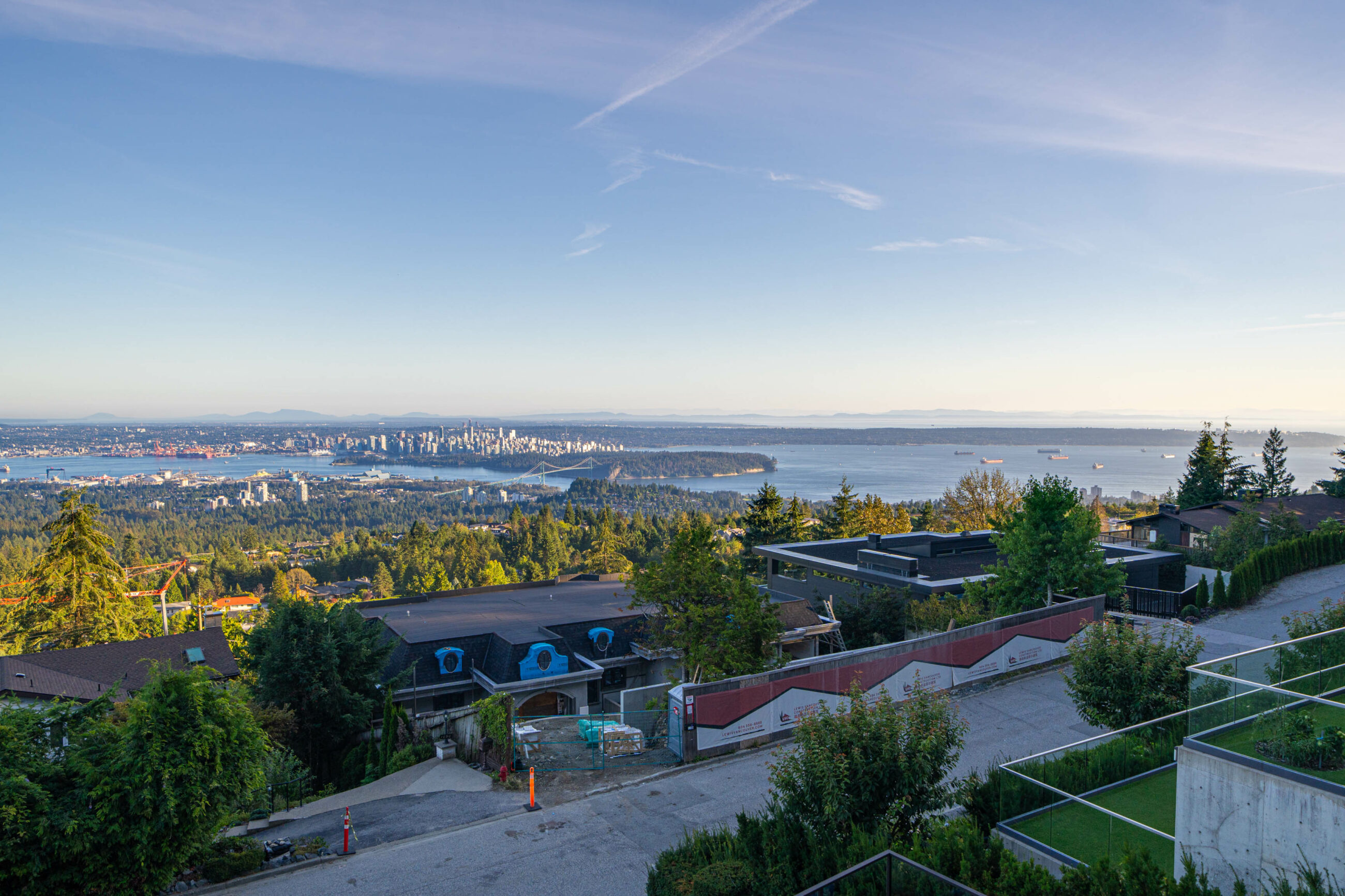 BRITISH PROPERTIES WITH 280-DEGREE PANORAMIC STUNNING VIEWS - 1095 Millsteam Road, West Vancouver