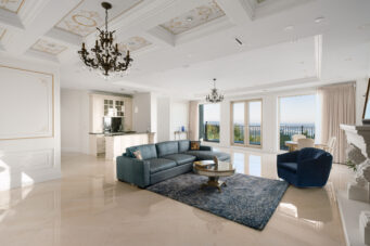 BRITISH PROPERTIES WITH 280-DEGREE PANORAMIC STUNNING VIEWS - 1095 Millsteam Road, West Vancouver