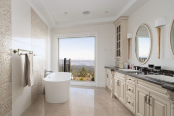 BRITISH PROPERTIES WITH 280-DEGREE PANORAMIC STUNNING VIEWS - 1095 Millsteam Road, West Vancouver