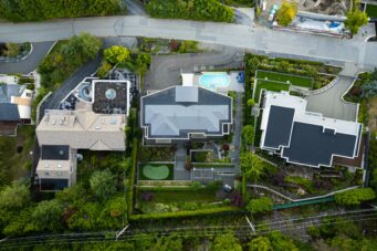 BRITISH PROPERTIES WITH 280-DEGREE PANORAMIC STUNNING VIEWS - 1095 Millsteam Road, West Vancouver