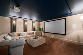 BRITISH PROPERTIES WITH 280-DEGREE PANORAMIC STUNNING VIEWS - 1095 Millsteam Road, West Vancouver