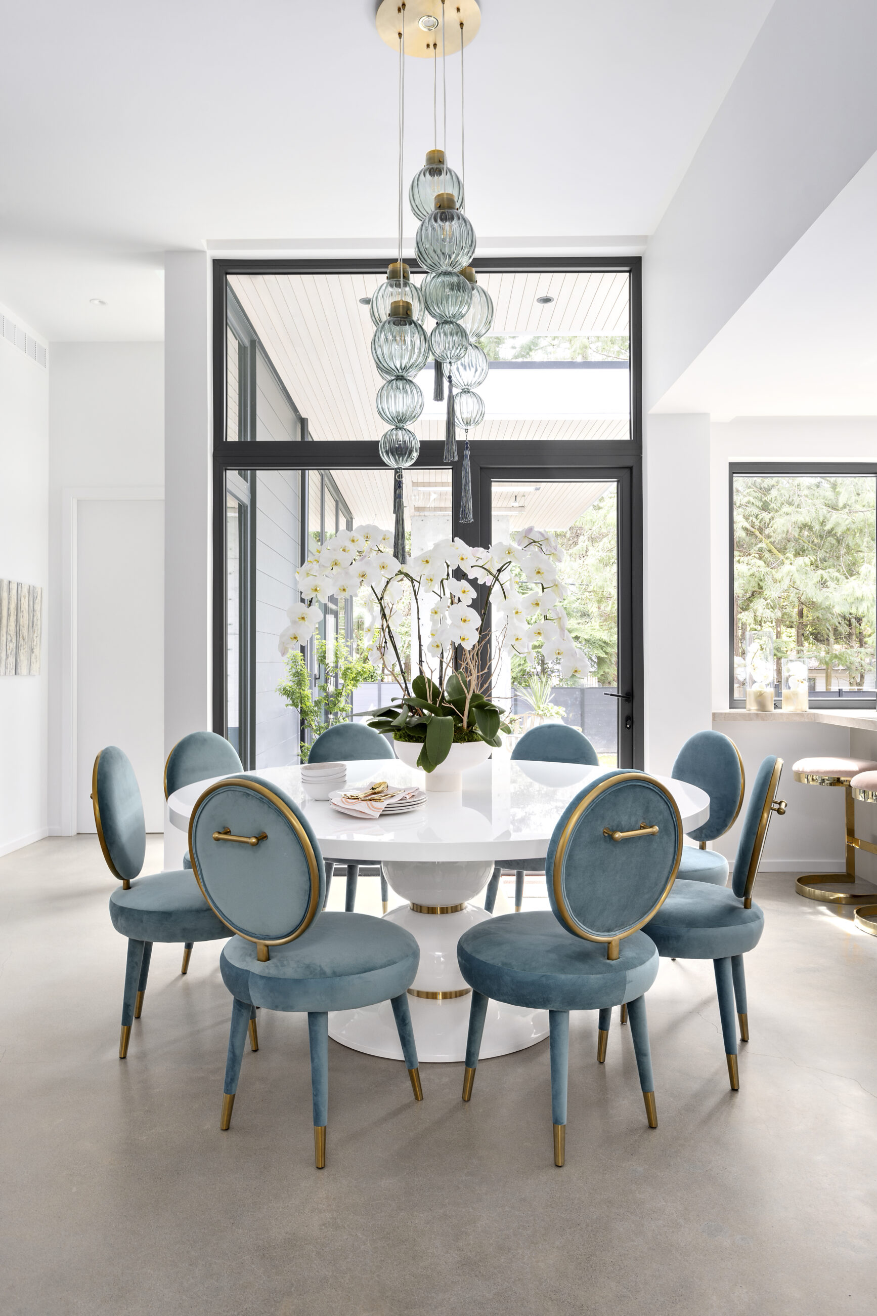 LUXURIOUS AND CONTEMPORARY HOME BY FRITS DE VRIES AND AWARD WINNING KALU INTERIORS - 510 Burhill Road, West Vancouver