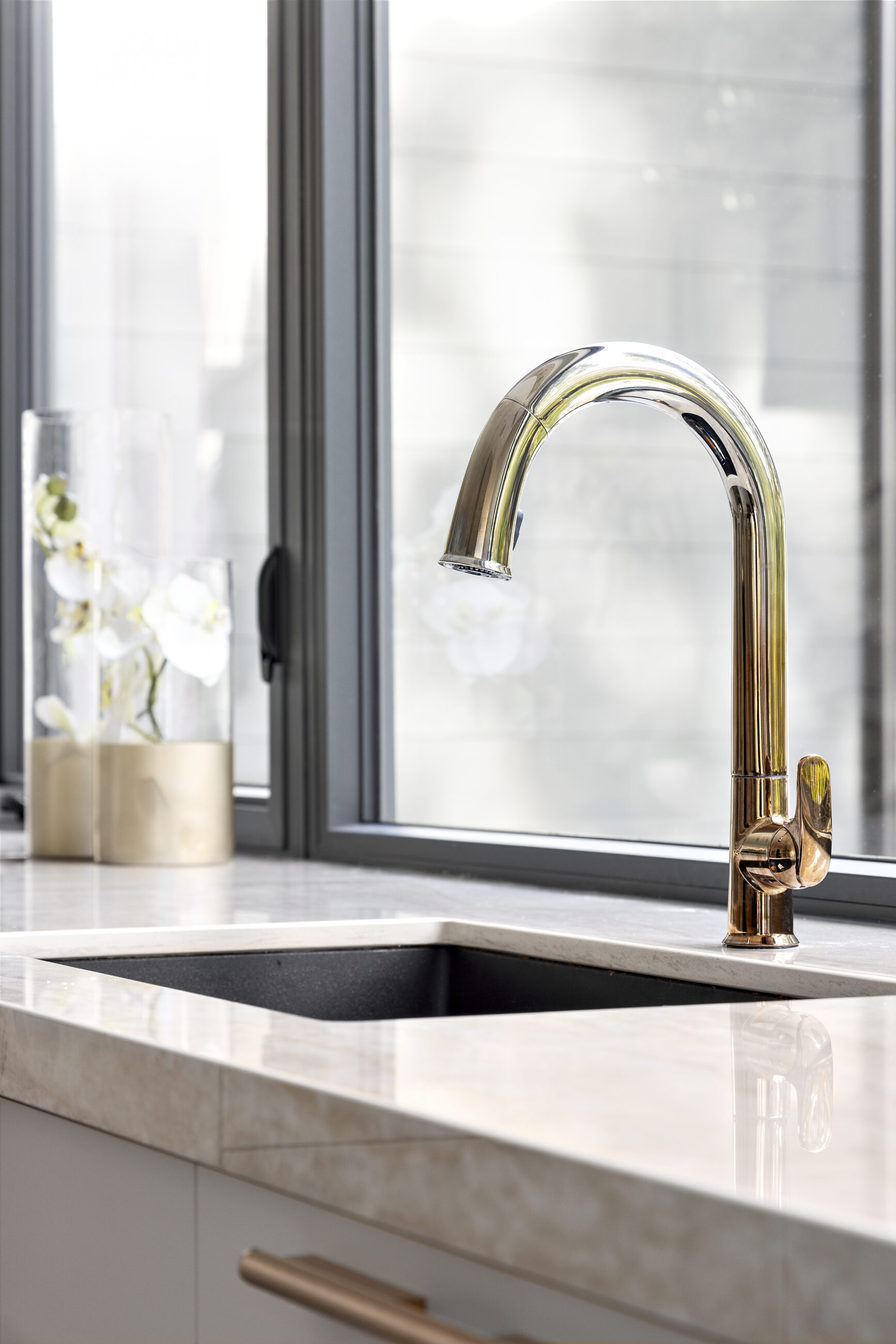 LUXURIOUS AND CONTEMPORARY HOME BY FRITS DE VRIES AND AWARD WINNING KALU INTERIORS - 510 Burhill Road, West Vancouver