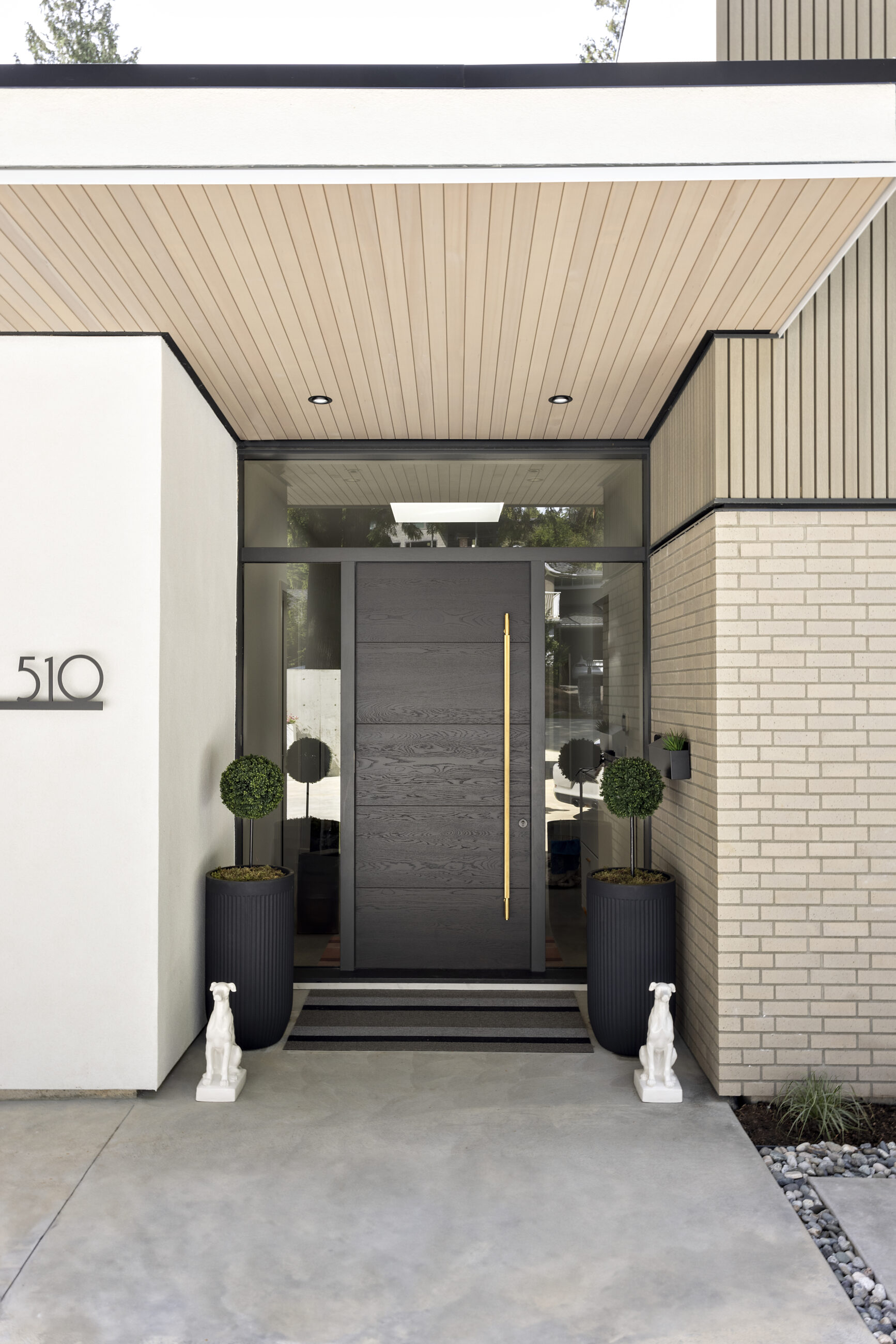 LUXURIOUS AND CONTEMPORARY HOME BY FRITS DE VRIES AND AWARD WINNING KALU INTERIORS - 510 Burhill Road, West Vancouver