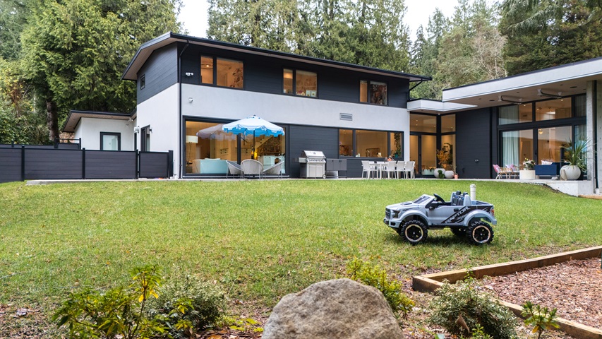 LUXURIOUS AND CONTEMPORARY HOME BY FRITS DE VRIES AND AWARD WINNING KALU INTERIORS - 510 Burhill Road, West Vancouver