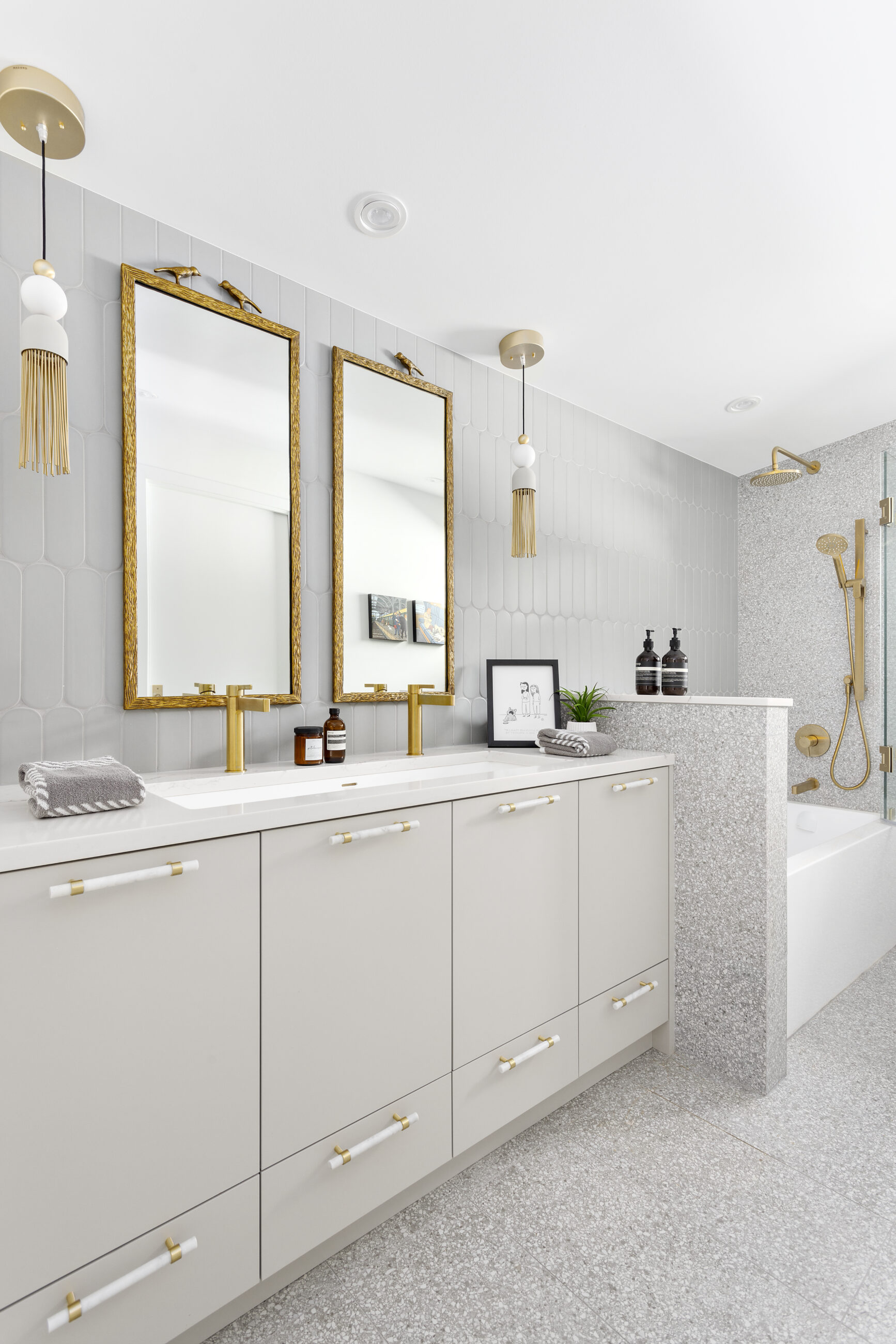 LUXURIOUS AND CONTEMPORARY HOME BY FRITS DE VRIES AND AWARD WINNING KALU INTERIORS - 510 Burhill Road, West Vancouver