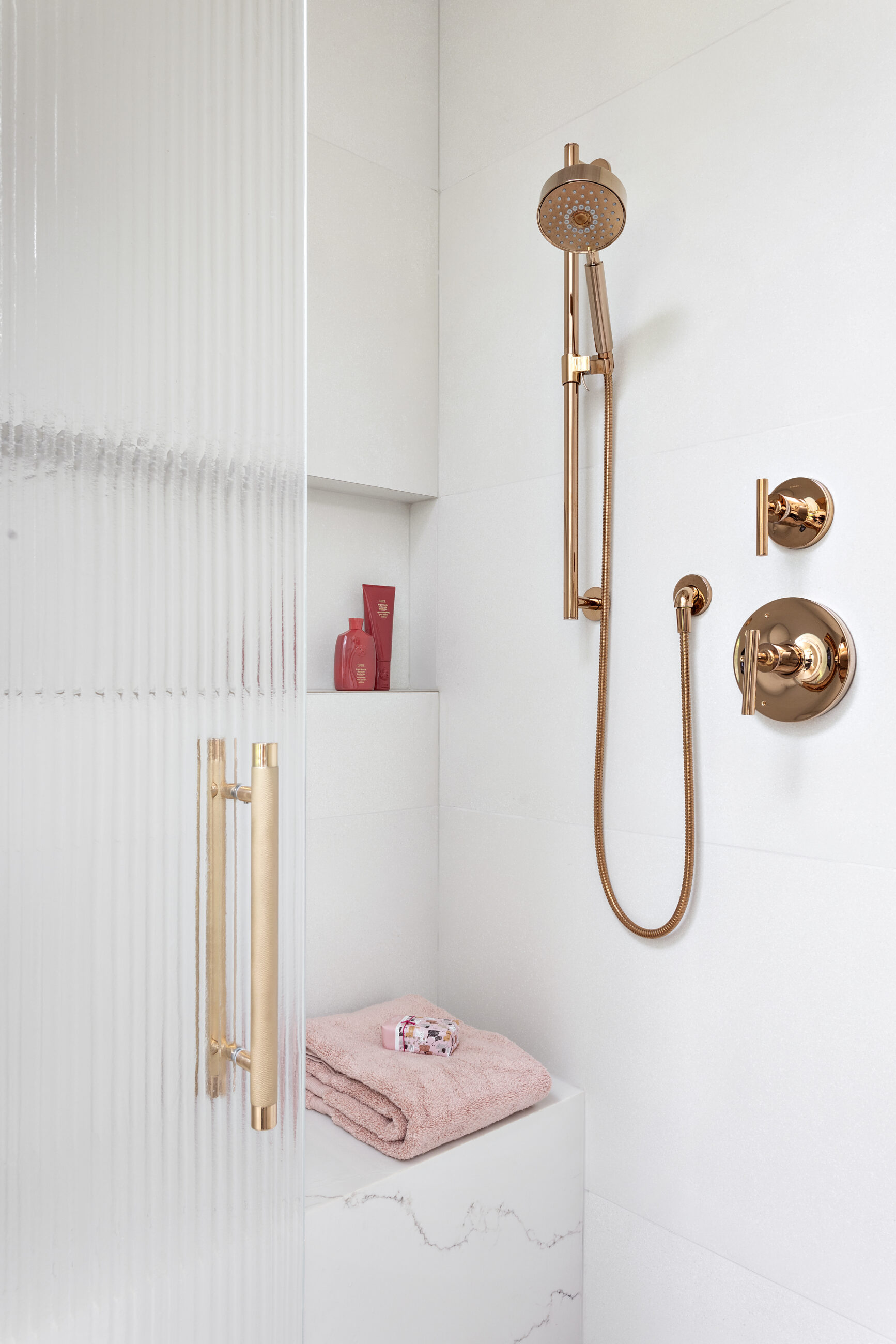 LUXURIOUS AND CONTEMPORARY HOME BY FRITS DE VRIES AND AWARD WINNING KALU INTERIORS - 510 Burhill Road, West Vancouver