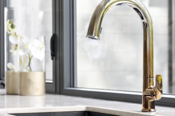 LUXURIOUS AND CONTEMPORARY HOME BY FRITS DE VRIES AND AWARD WINNING KALU INTERIORS - 510 Burhill Road, West Vancouver