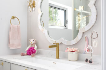 LUXURIOUS AND CONTEMPORARY HOME BY FRITS DE VRIES AND AWARD WINNING KALU INTERIORS - 510 Burhill Road, West Vancouver