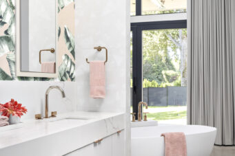 LUXURIOUS AND CONTEMPORARY HOME BY FRITS DE VRIES AND AWARD WINNING KALU INTERIORS - 510 Burhill Road, West Vancouver