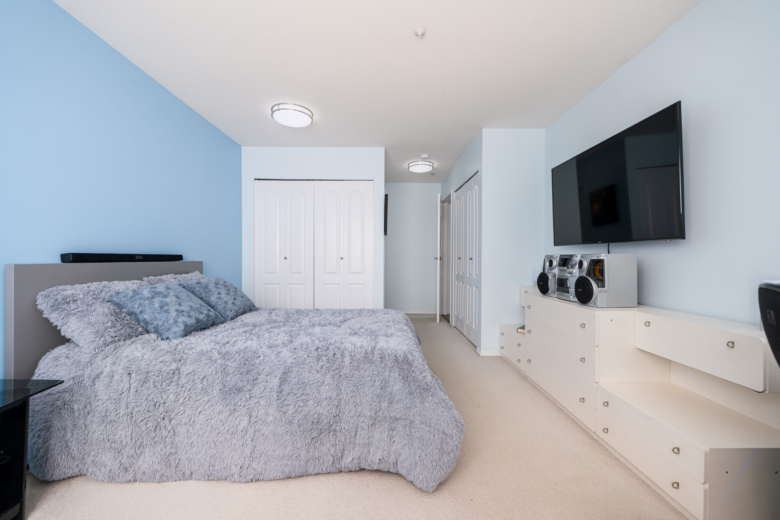 SPACIOUS attractively priced 2bed 2bath condo - 204 5450 208 Street, Langley