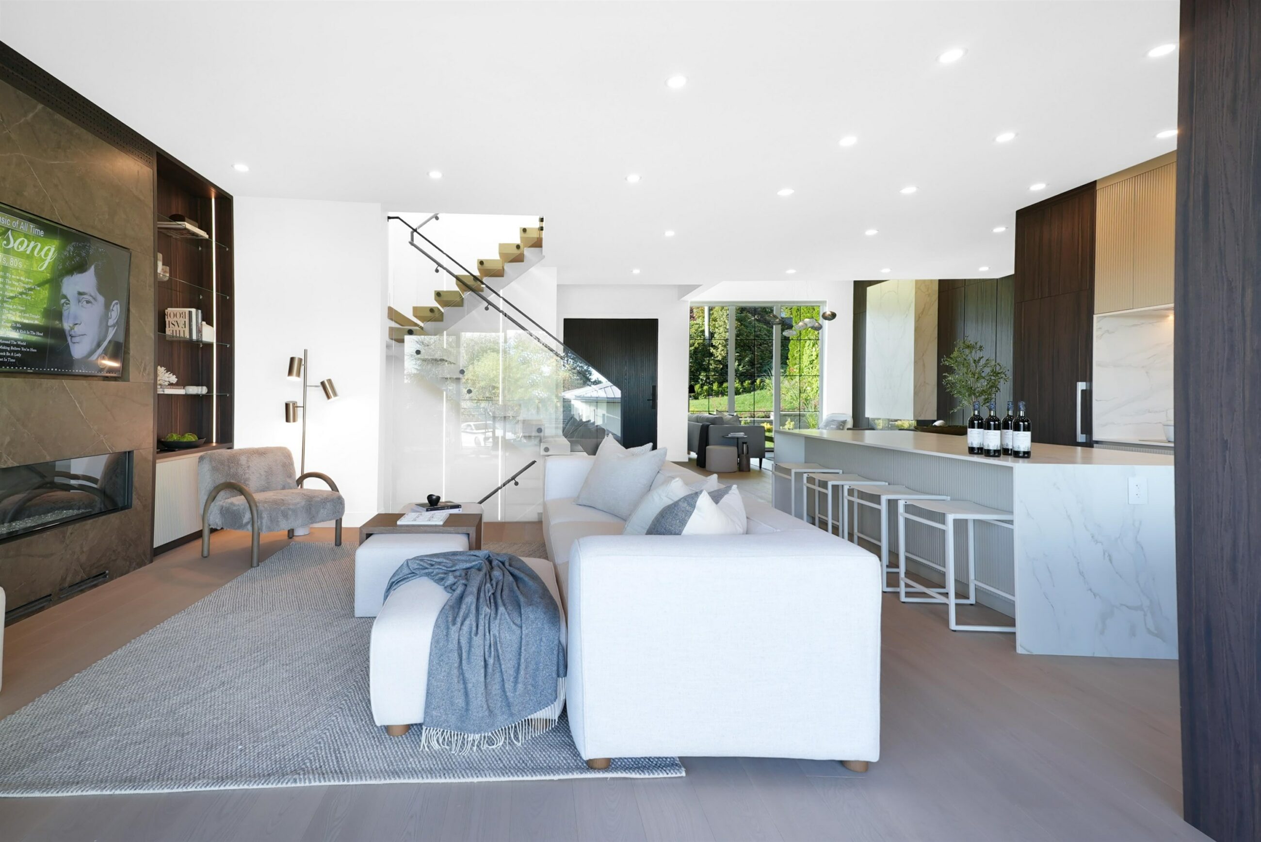 A STUNNING MODERN NEW BUILD IN WEST VANCOUVER - 1130 GORDON AVENUE