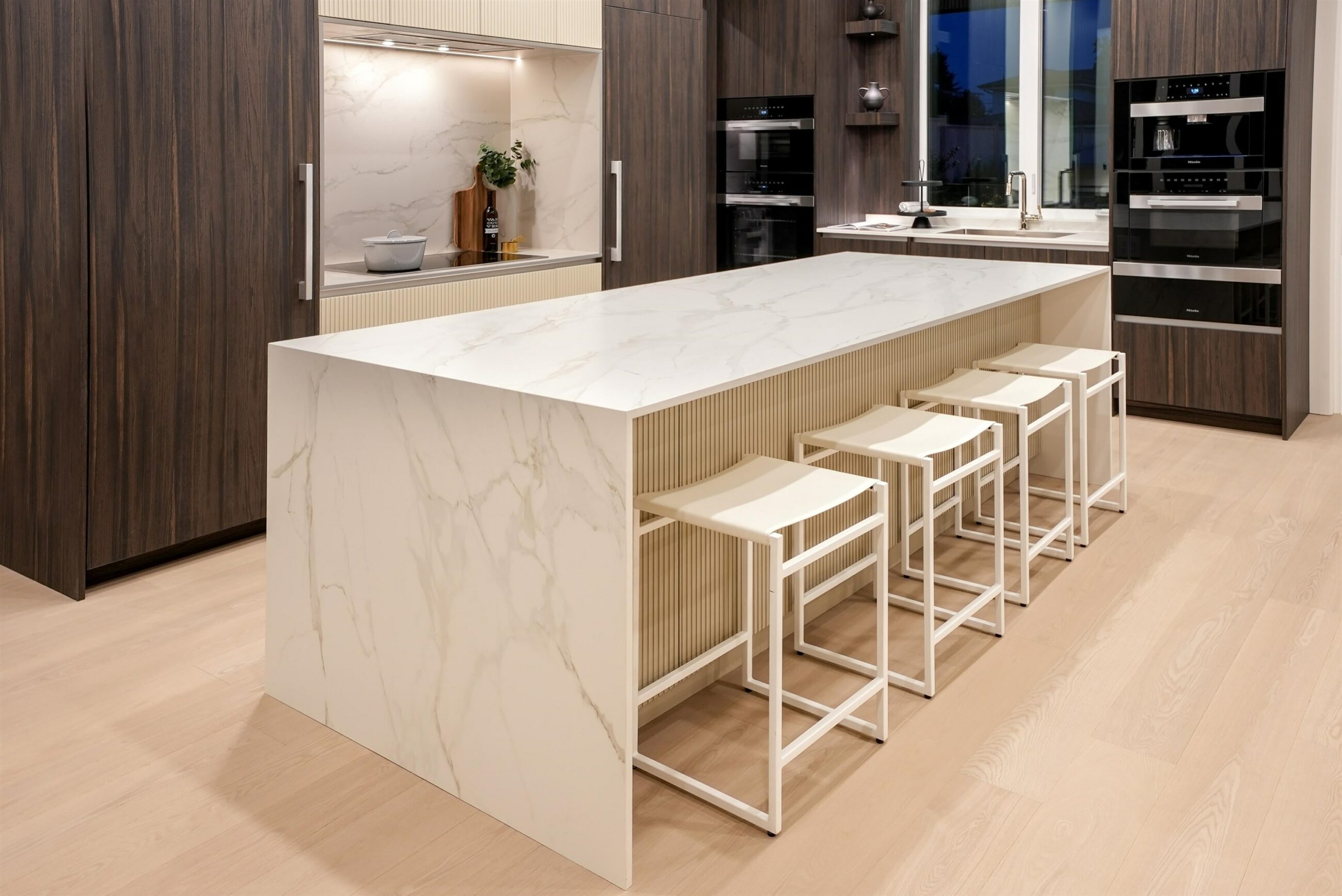 A STUNNING MODERN NEW BUILD IN WEST VANCOUVER - 1130 GORDON AVENUE